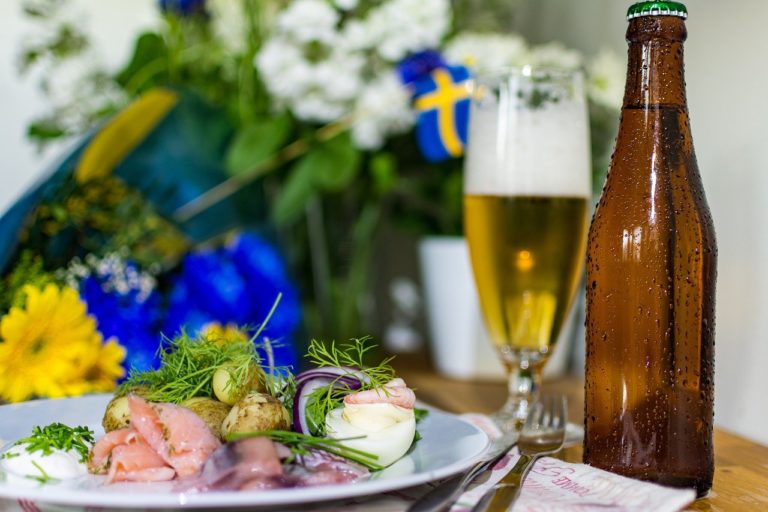 Midsommar, Betydelse, traditioner och mat