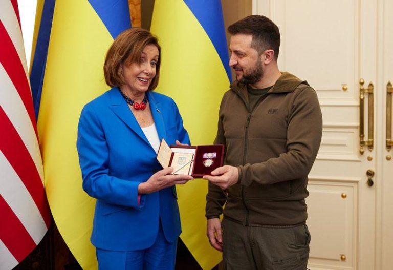 Kriget i Ukraina: Pelosi besöker Kiev